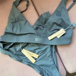 SIGNATURE SWIM PLUNGE BIKINI TOP | MID WAIST BOTTOMS | GUNMETAL